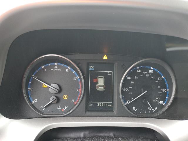 JTMBFREV6HJ147722 - 2017 TOYOTA RAV4 LE WHITE photo 9