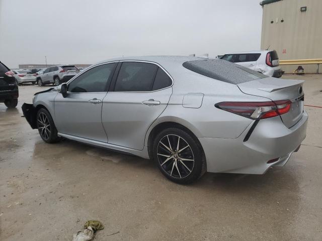 4T1G11AKXRU192207 - 2024 TOYOTA CAMRY SE NIGHT SHADE SILVER photo 2