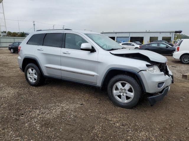 1C4RJFAG5DC631107 - 2013 JEEP GRAND CHER LAREDO Gümüş foto 4