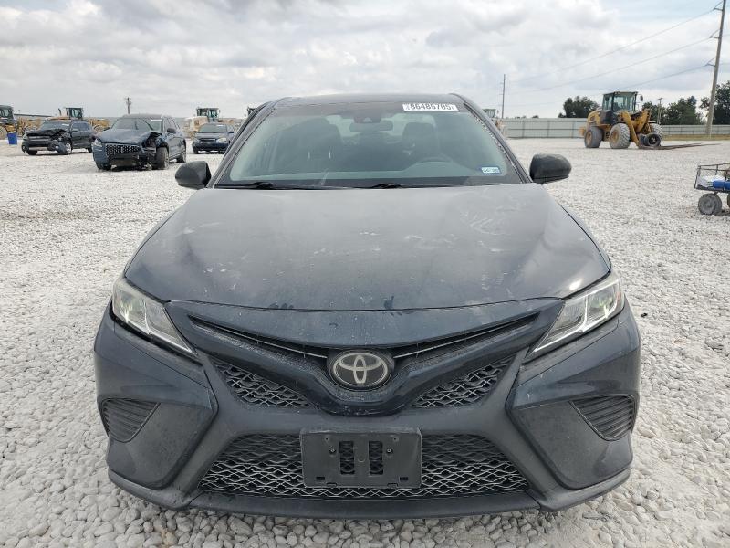 4T1B11HK7JU538296 - 2018 TOYOTA CAMRY L BLACK photo 5