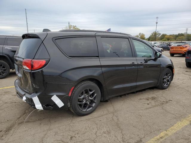 2C4RC1EG1JR332580 - 2018 CHRYSLER PACIFICA TOURING L PLUS BLACK photo 3