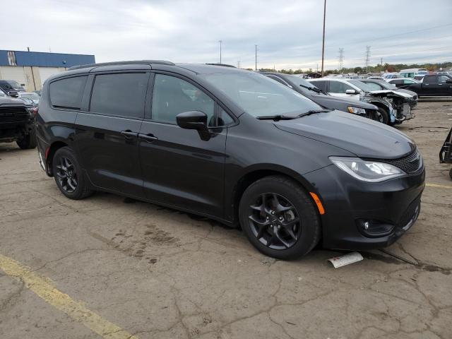 2C4RC1EG1JR332580 - 2018 CHRYSLER PACIFICA TOURING L PLUS BLACK photo 4