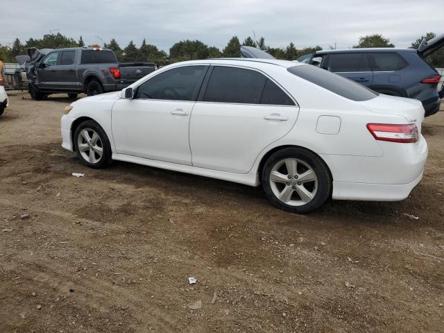4T1BF3EK2BU773109 - 2011 TOYOTA CAMRY BASE Blanco foto 2
