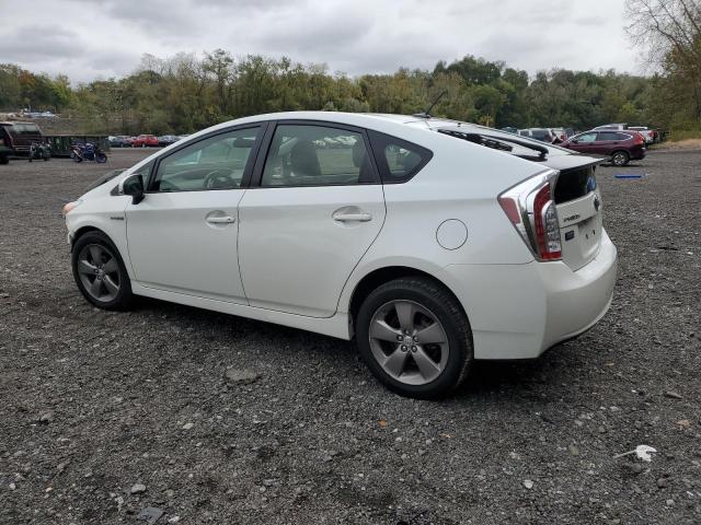 JTDKN3DU3F0408459 - 2015 TOYOTA PRIUS WHITE photo 2