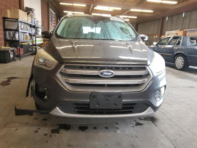 1FMCU0JD0HUE16388 - 2017 FORD ESCAPE TITANIUM ნაცრისფერი ფოტო 5