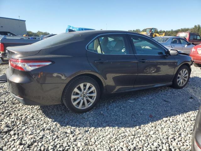 4T1C11AK7LU877772 - 2020 TOYOTA CAMRY LE Gris photo 3