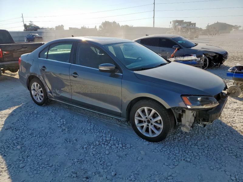 3VWDX7AJ4DM365214 - 2013 VOLKSWAGEN JETTA SE GRAY photo 4