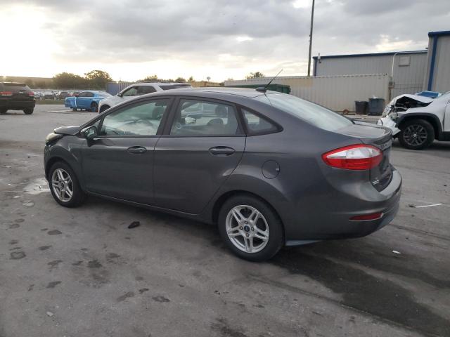 3FADP4BJ2JM138671 - 2018 FORD FIESTA SE 灰色 照片 2