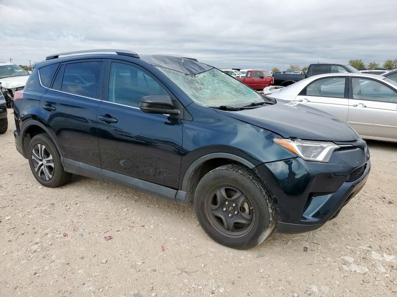 2T3ZFREV7HW314184 - 2017 TOYOTA RAV4 LE Зелений фото 4