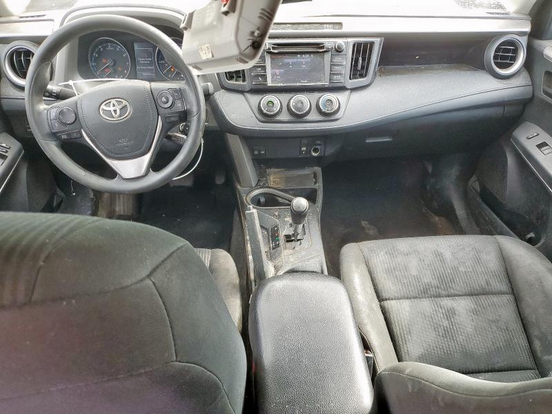 2T3ZFREV7HW314184 - 2017 TOYOTA RAV4 LE Зелений фото 8