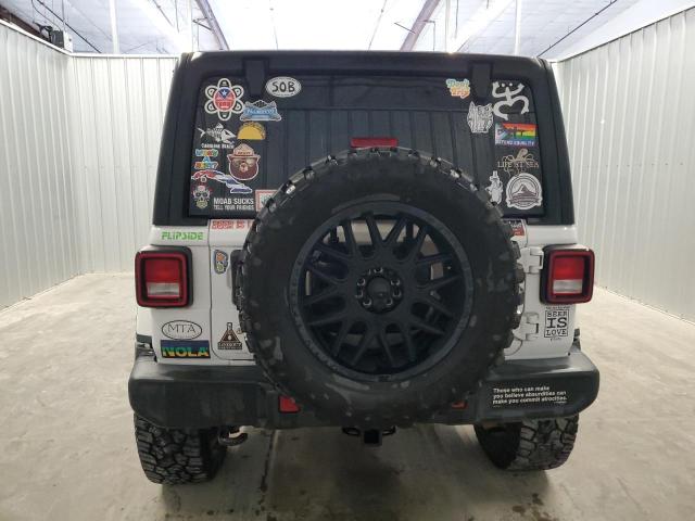 1C4HJXEN4LW204606 - 2020 JEEP WRANGLER U SAHARA WHITE photo 6