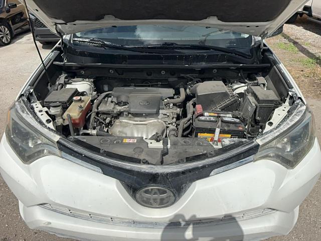 JTMZFREV0JJ181286 - 2018 TOYOTA RAV4 LE Ақ фото 7