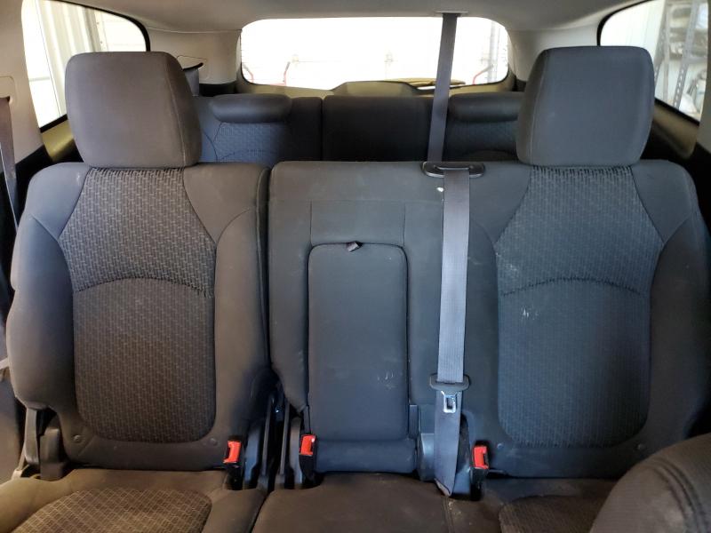 1GNKRGED5CJ262492 - 2012 CHEVROLET TRAVERSE LT WHITE photo 10