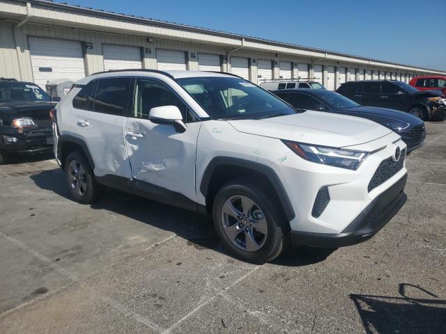 JTMMWRFV2SD318303 - 2025 TOYOTA RAV4 LE WHITE photo 4