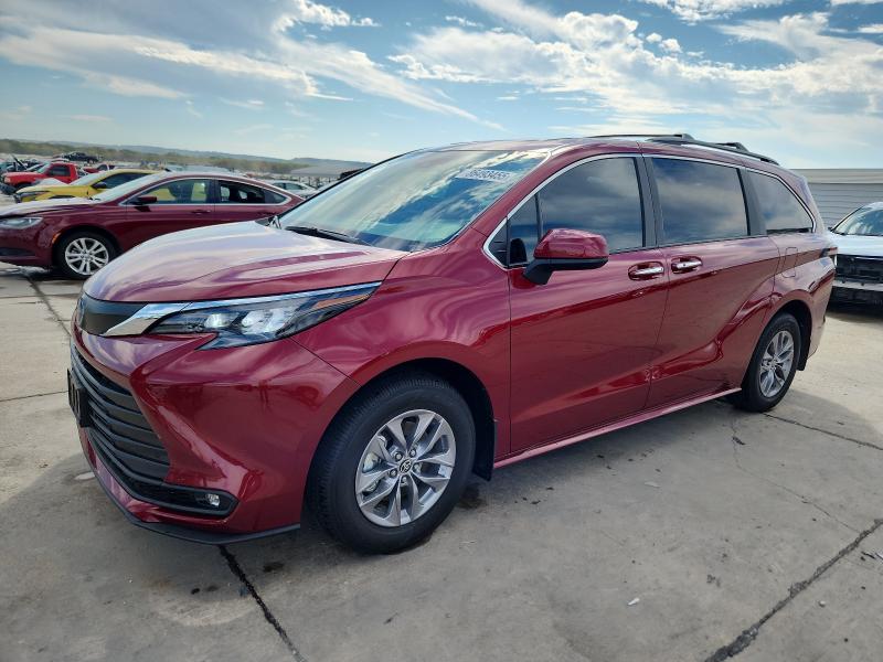 2025 TOYOTA SIENNA XLE, 