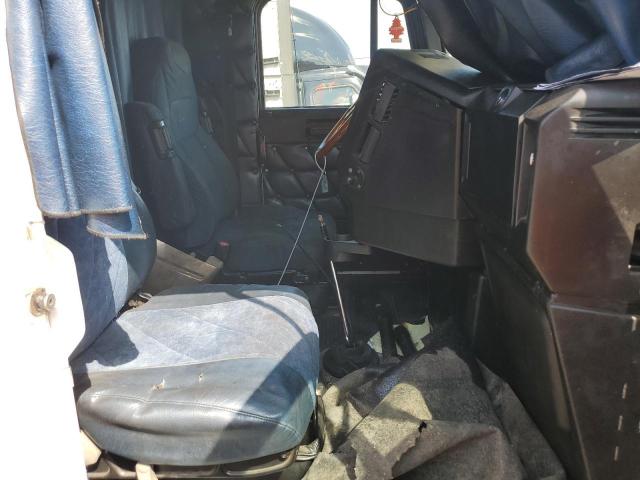 1FUJAPCK27DY04187 - 2007 FREIGHTLINER CONVENTION FLD132 XL CLASSIC WHITE photo 5