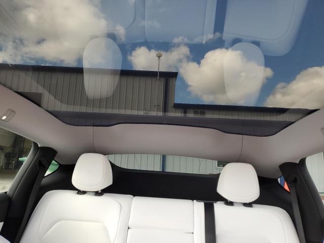 7SAYGDEE0TF338937 - 2026 TESLA MODEL Y ნაცრისფერი ფოტო 10