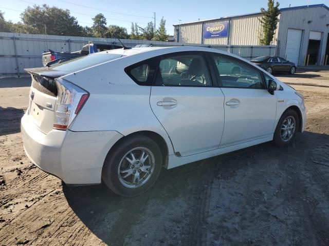 JTDKN3DUXA0038975 - 2010 TOYOTA PRIUS WHITE photo 3