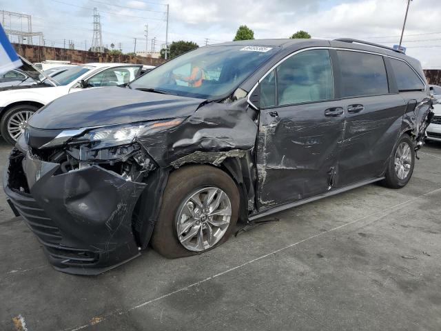 2025 TOYOTA SIENNA LE, 