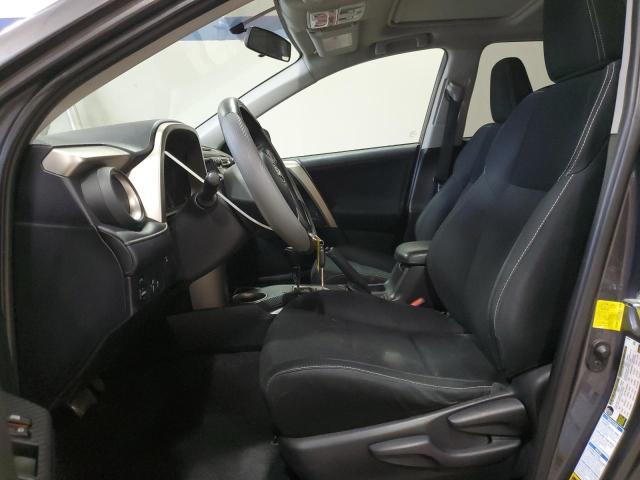 2T3RFREV1FW350319 - 2015 TOYOTA RAV4 XLE GRAY photo 7