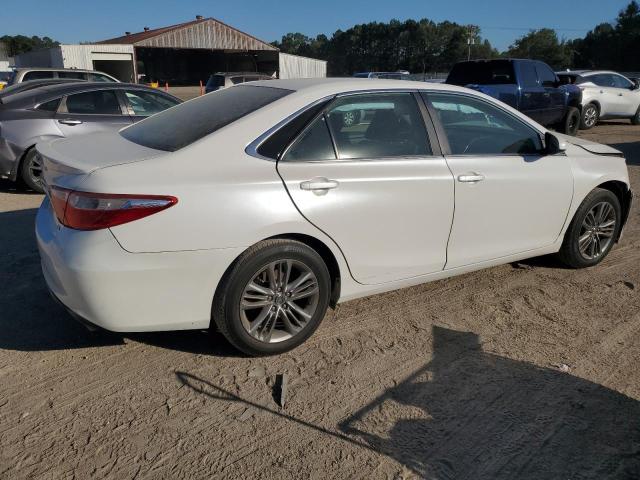 4T1BF1FK2HU314223 - 2017 TOYOTA CAMRY LE 白色 照片 3