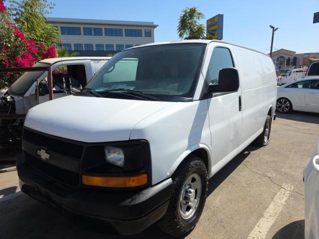1GCFG15X071102744 - 2007 CHEVROLET EXPRESS G1 WHITE photo 2