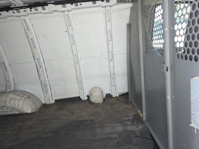 1GCFG15X071102744 - 2007 CHEVROLET EXPRESS G1 WHITE photo 6