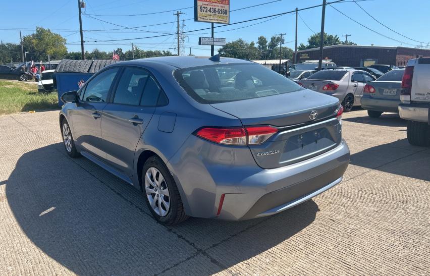 5YFEPMAE3MP200868 - 2021 TOYOTA COROLLA LE BLUE photo 3