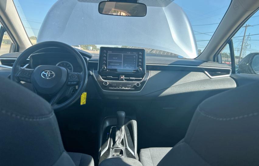 5YFEPMAE3MP200868 - 2021 TOYOTA COROLLA LE BLUE photo 9