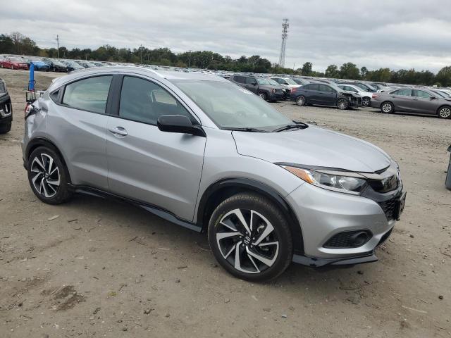 3CZRU6H18KM738604 - 2019 HONDA HR-V SPORT ნაცრისფერი ფოტო 4