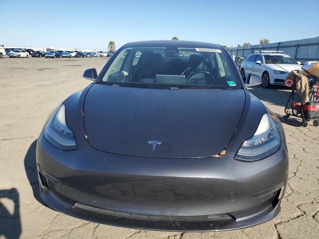 5YJ3E1EA1JF058689 - 2018 TESLA MODEL 3 Сұр фото 5