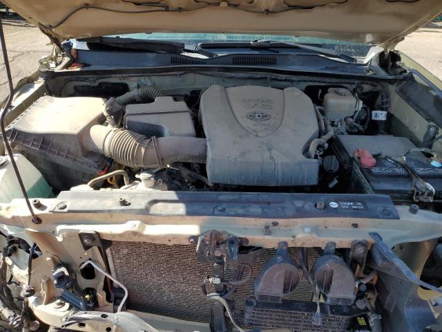 3TMCZ5AN8JM124252 - 2018 TOYOTA TACOMA DOUBLE CAB 棕色 照片 11