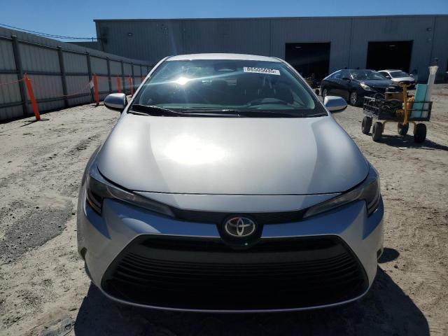 5YFB4MDE0SP358167 - 2025 TOYOTA COROLLA LE SILVER photo 5
