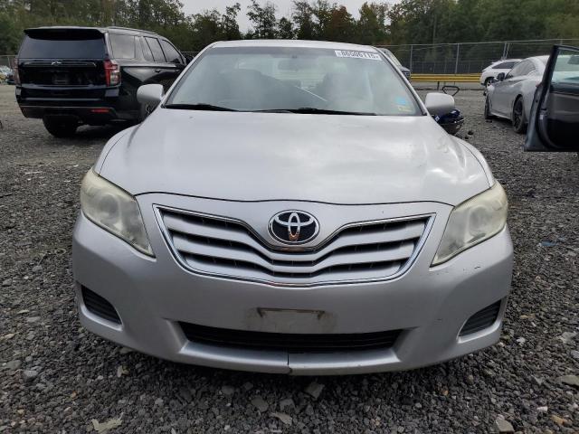 4T4BF3EK9AR013862 - 2010 TOYOTA CAMRY BASE SILVER photo 5
