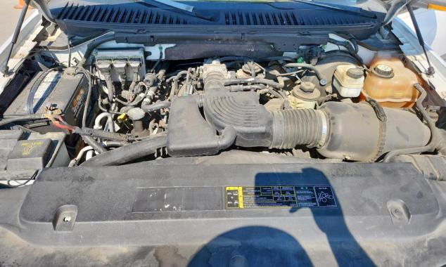 1FMPU17L74LA78025 - 2004 FORD EXPEDITION EDDIE BAUER WHITE photo 11