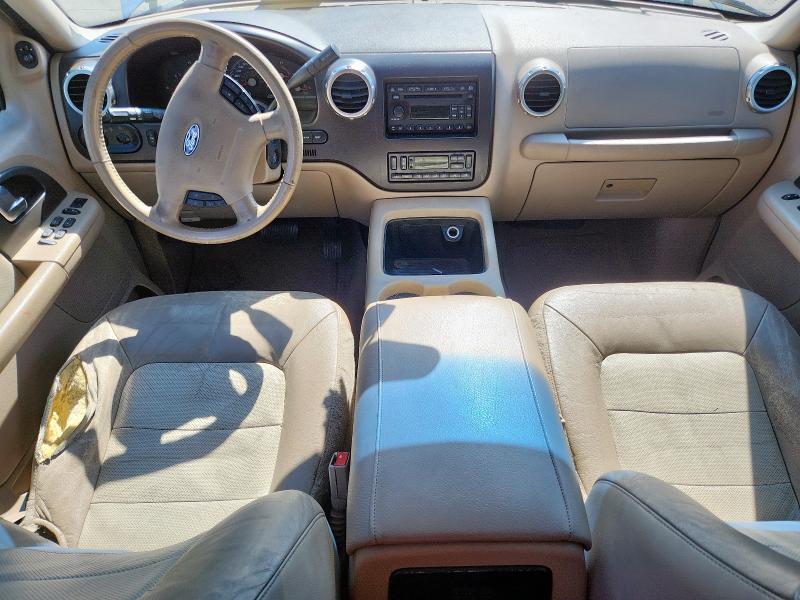 1FMPU17L74LA78025 - 2004 FORD EXPEDITION EDDIE BAUER WHITE photo 8