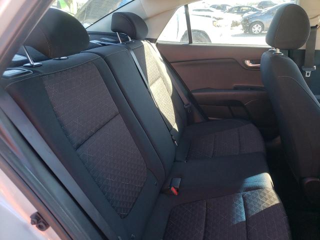 3KPA24AD2LE284881 - 2020 KIA RIO LX SILVER photo 10