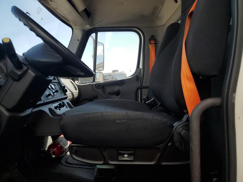 3ALACWFC2MDMP1942 - 2021 FREIGHTLINER M2 106 MEDIUM DUTY WHITE photo 7