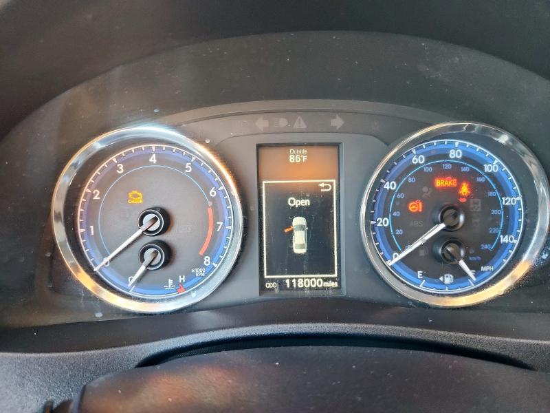 2T1BURHE7JC019492 - 2018 TOYOTA COROLLA L RED photo 9