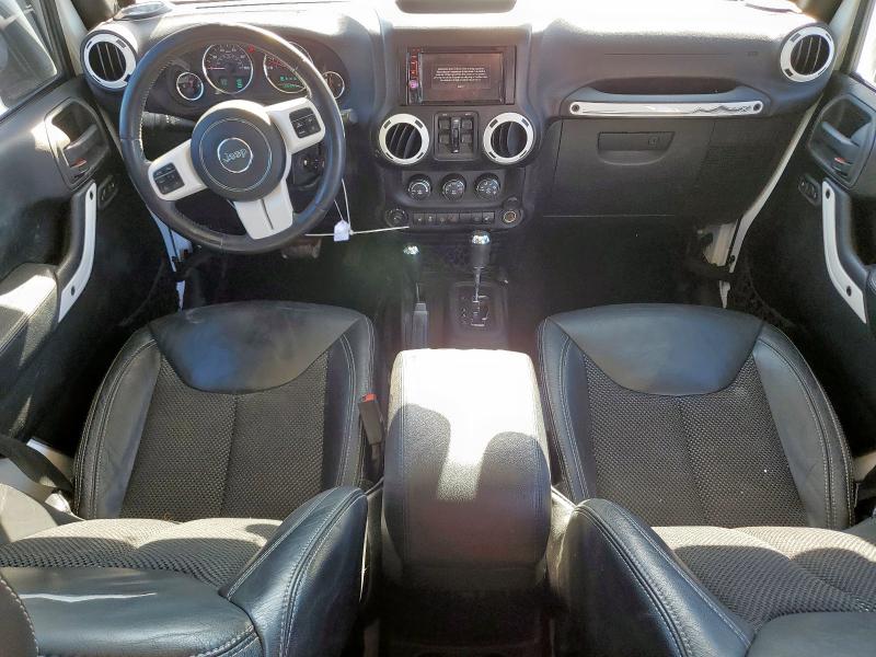 1C4BJWEG5FL607923 - 2015 JEEP WRANGLER U SAHARA WHITE photo 8