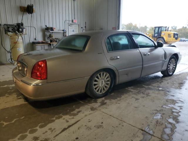 1LNHM82W63Y685274 - 2003 LINCOLN TOWN CAR SIGNATURE ذهبي صورة 3