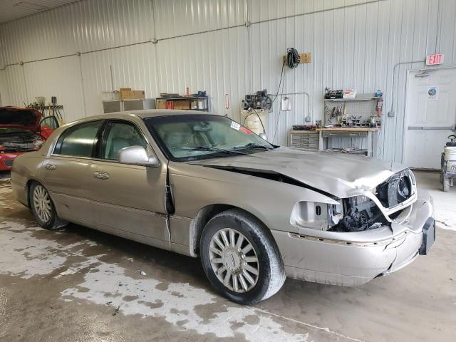 1LNHM82W63Y685274 - 2003 LINCOLN TOWN CAR SIGNATURE ذهبي صورة 4