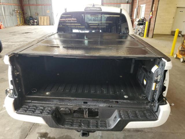 3TMAZ5CN8HM030774 - 2017 TOYOTA TACOMA DOUBLE CAB WHITE photo 6