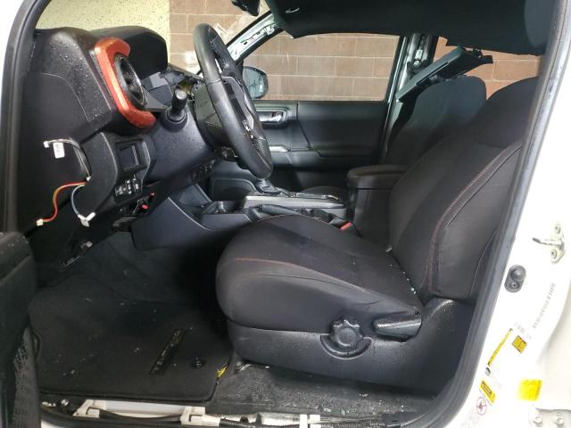 3TMAZ5CN8HM030774 - 2017 TOYOTA TACOMA DOUBLE CAB WHITE photo 7