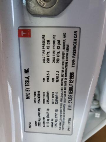 5YJ3E1EB0JF121998 - 2018 TESLA MODEL 3 Weiß Foto 12