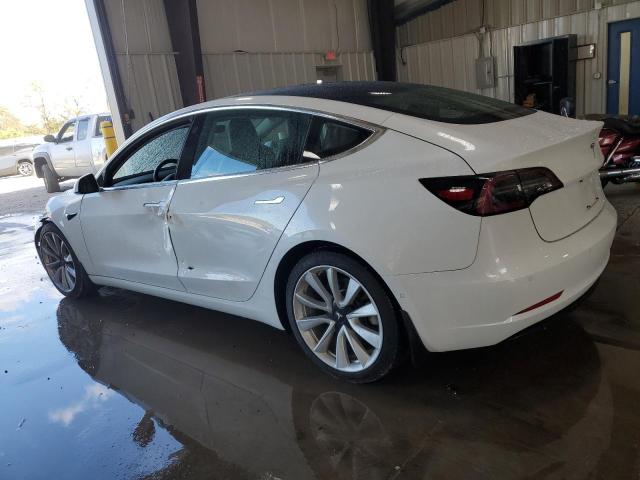 5YJ3E1EB0JF121998 - 2018 TESLA MODEL 3 Weiß Foto 2