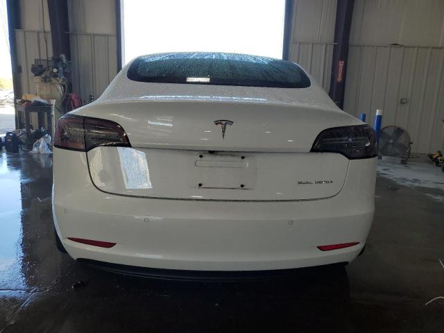 5YJ3E1EB0JF121998 - 2018 TESLA MODEL 3 Weiß Foto 6