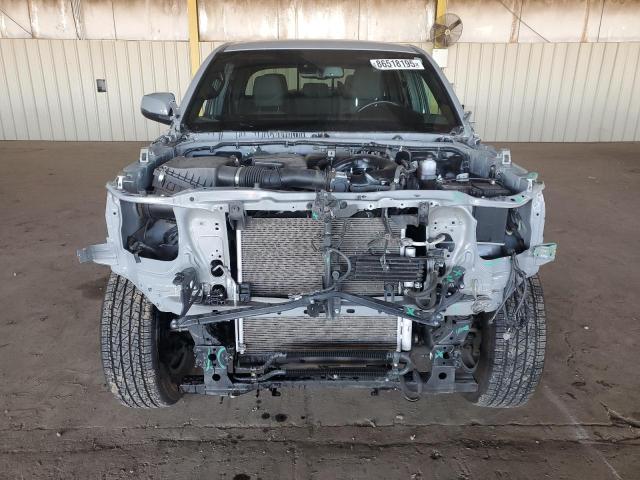 3TMAZ5CN6JM063620 - 2018 TOYOTA TACOMA DOUBLE CAB Gri fotoğraf 5