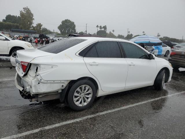 4T1BF1FK7FU986159 - 2015 TOYOTA CAMRY LE WHITE photo 3