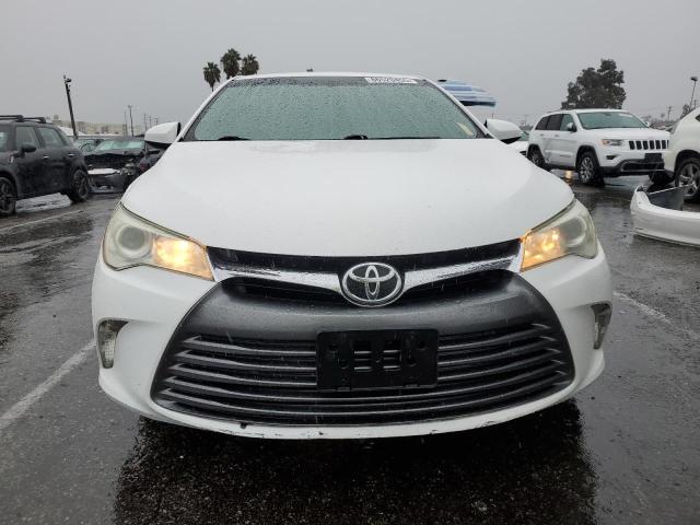 4T1BF1FK7FU986159 - 2015 TOYOTA CAMRY LE WHITE photo 5